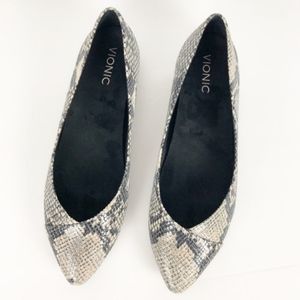 Vionic Caballo Pointed Toe Flats